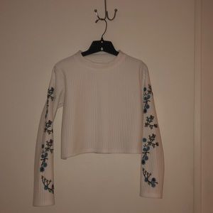 Small Cropped Long-Sleeve